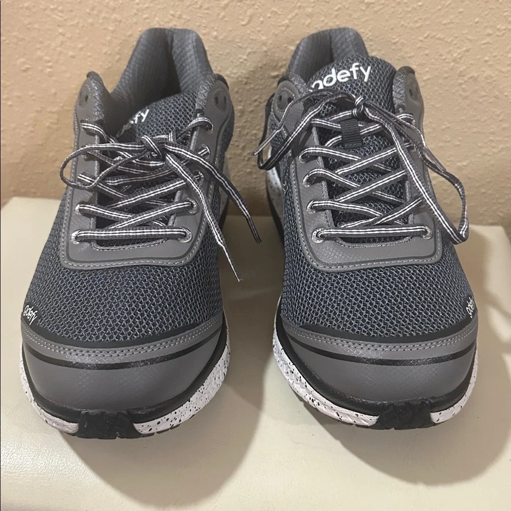 G-Defy Mighty Walk Size 13